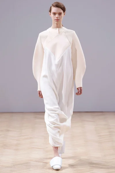 Look 14